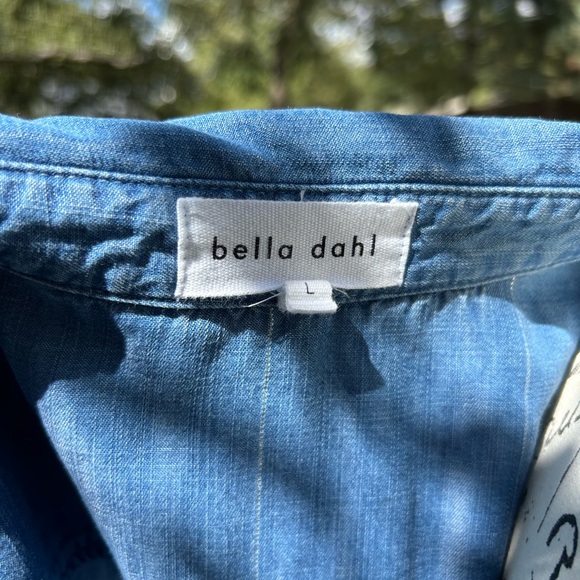 Bella Dahl chambray button down with silver stripe detail Size Large - Picture 2 of 5